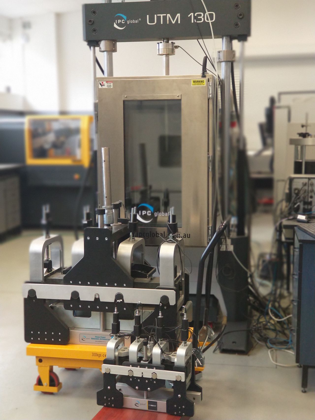 四点弯曲梁委顿试验系统 - 银娱优越会717仪器设备中国有限公司