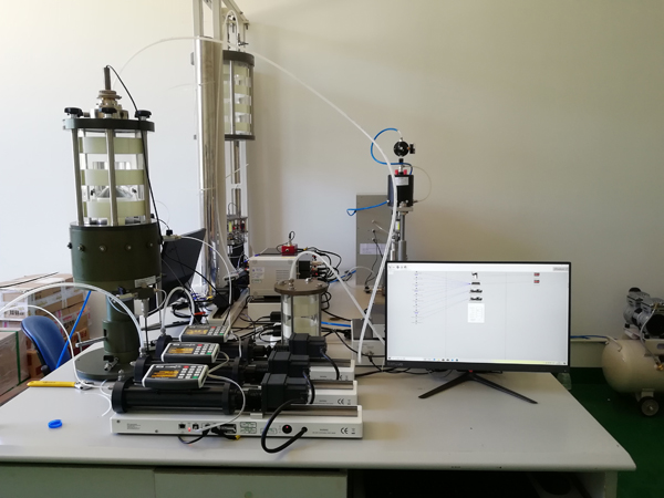 中山大学 UNSAT 非鼓和土三轴仪