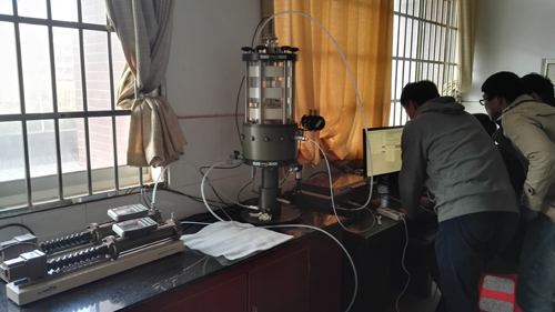 长沙理工大学 UNSAT 非鼓和土三轴仪